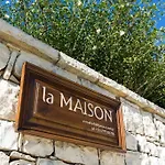 La Maison Βίλα *
