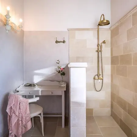 فيلة La Maison