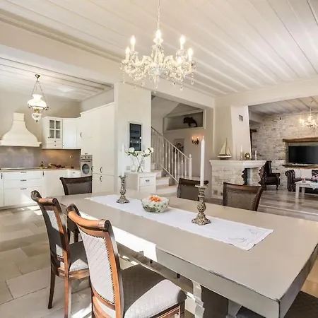 La Maison Villa